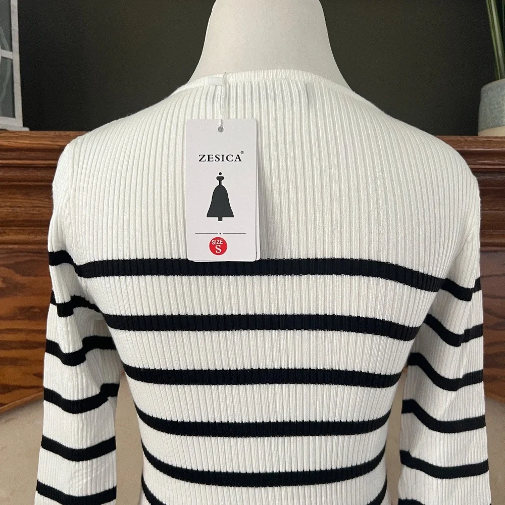 Zesica Women's White Navy Preppy Casual Striped Crewneck Sweater Size Small‎ NEW